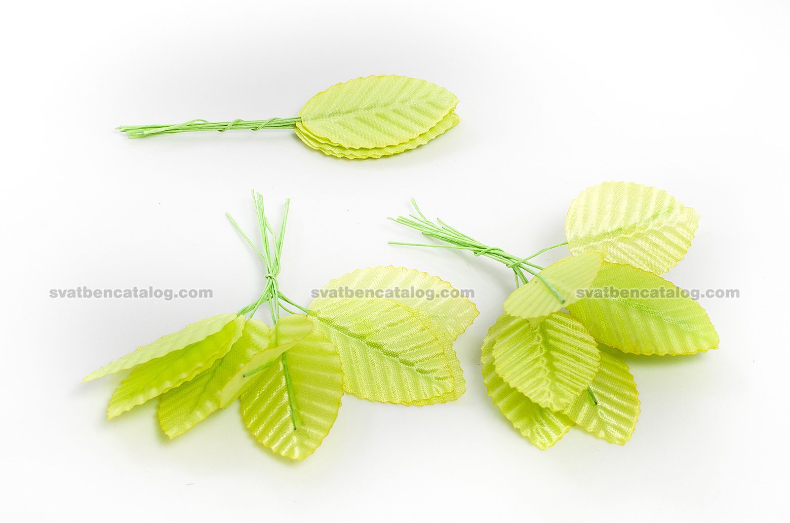 Зелени листенца с дръжки