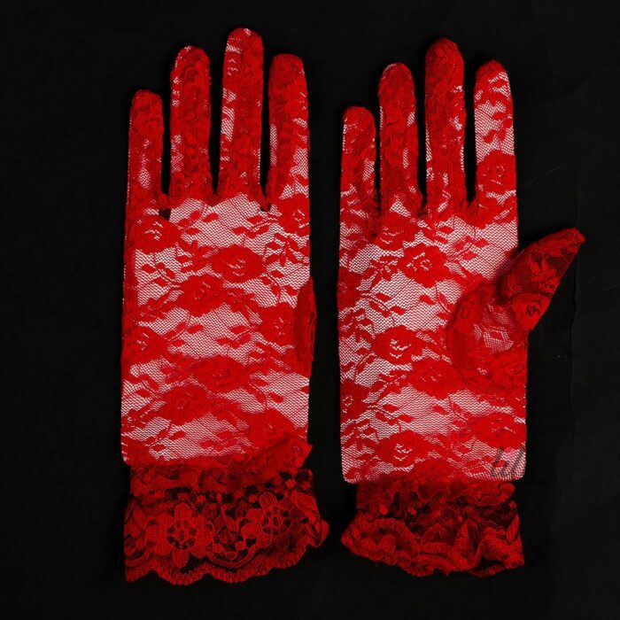 Червени дантелени ръкавици