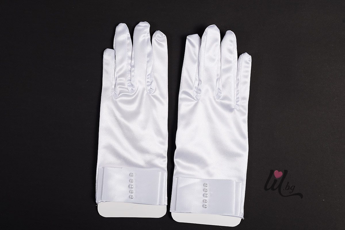 Бели ръкавици