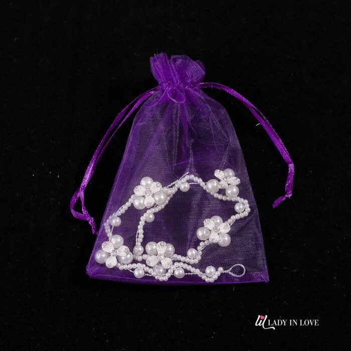 Малки лилави торбички