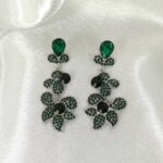 Зелени официални обеци с кристали