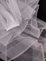 white lil wedding veil